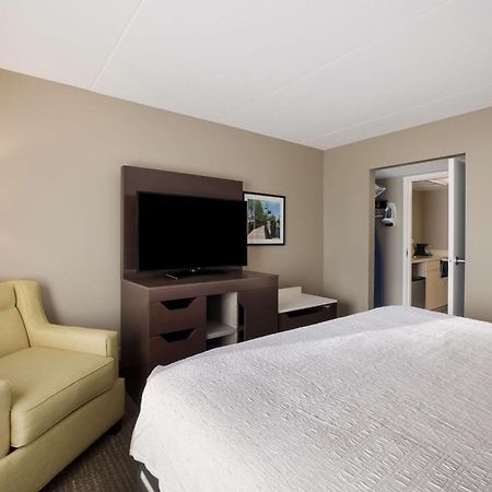 Hampton Inn Mchenry Exterior photo
